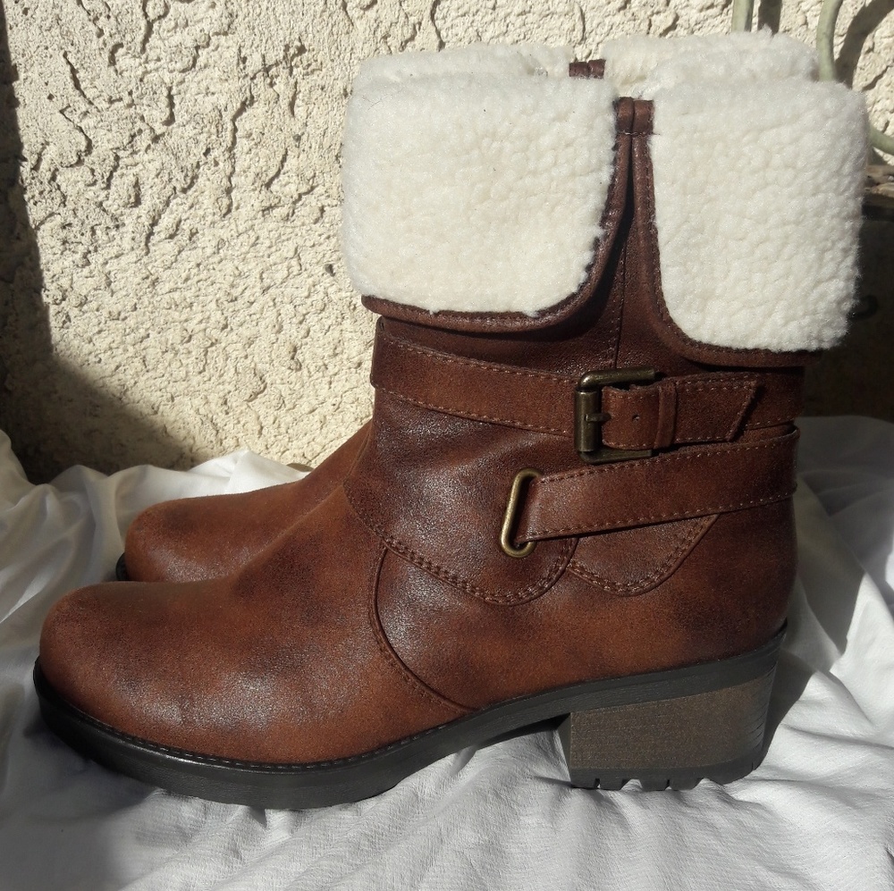 Cliffs by White Mountain Boots